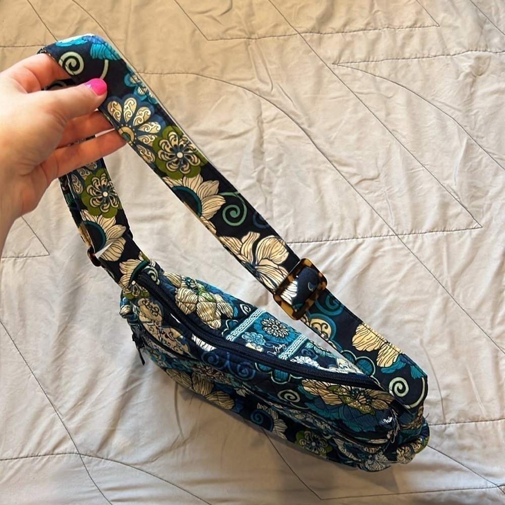Vera Bradley Blue Floral Print Shoulder Bag Pattern with Matching Pencil Case - Picture 4 of 12